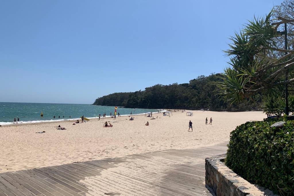 2 Bedroom Renovated Townhouse, Walk To Noosa River