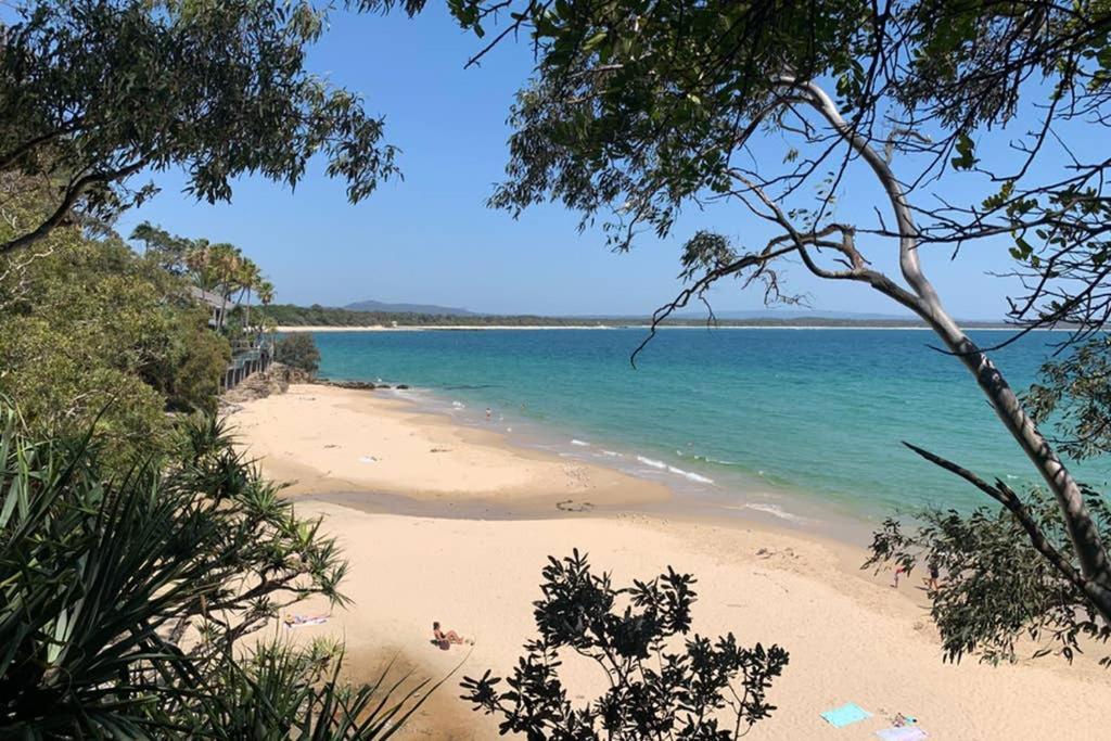 2 Bedroom Renovated Townhouse, Walk To Noosa River Apartment Noosaville