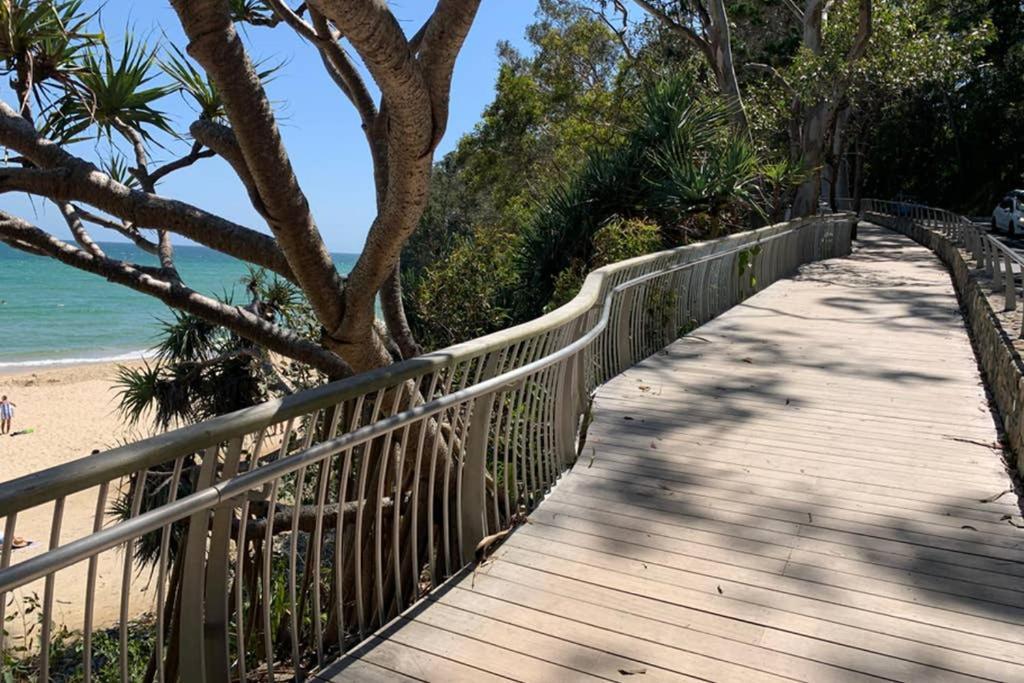 2 Bedroom Renovated Townhouse, Walk To Noosa River Apartment