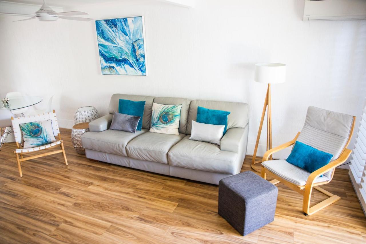 Apartment 2 Bedroom Renovated Townhouse, Walk To Noosa River Noosaville