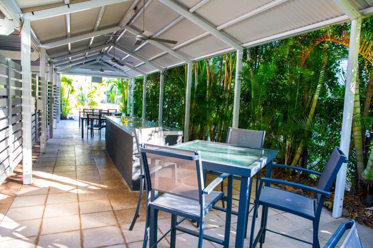 2 Bedroom Renovated Townhouse, Walk To Noosa River Apartment *