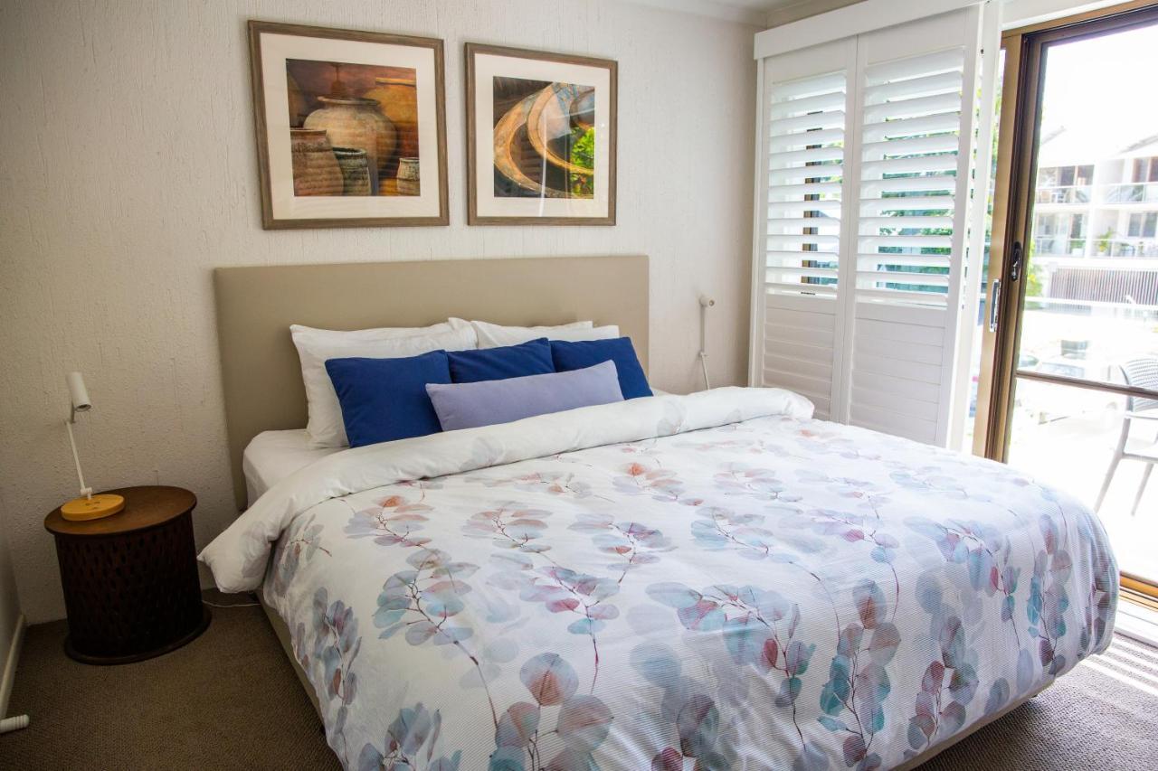 Apartment 2 Bedroom Renovated Townhouse, Walk To Noosa River Noosaville