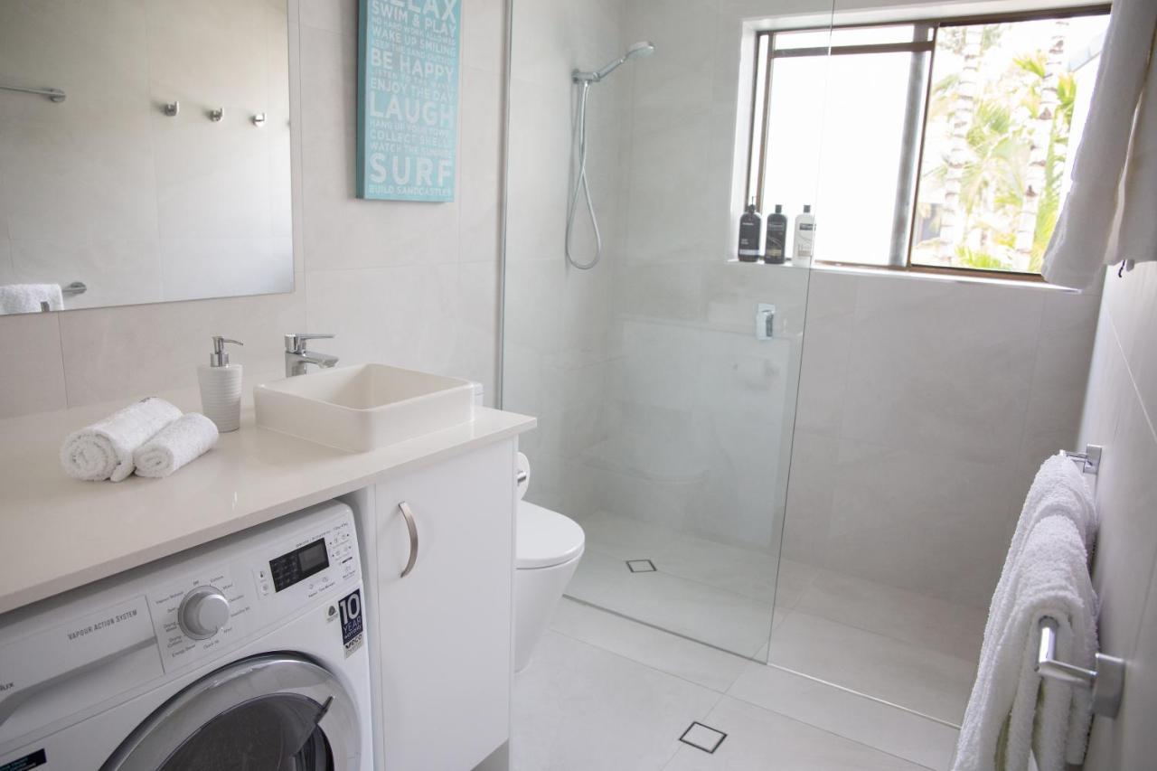 Apartment 2 Bedroom Renovated Townhouse, Walk To Noosa River *