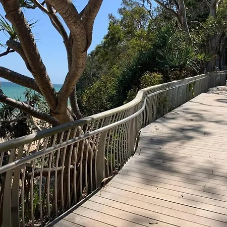 2 Bedroom Renovated Townhouse, Walk To Noosa River Noosaville Exterior photo