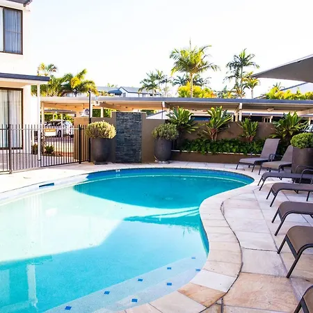 2 Bedroom Renovated Townhouse, Walk To Noosa River Noosaville Exterior photo