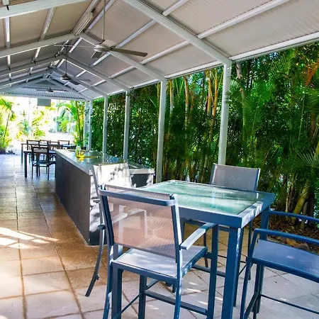 2 Bedroom Renovated Townhouse, Walk To Noosa River Noosaville Exterior photo